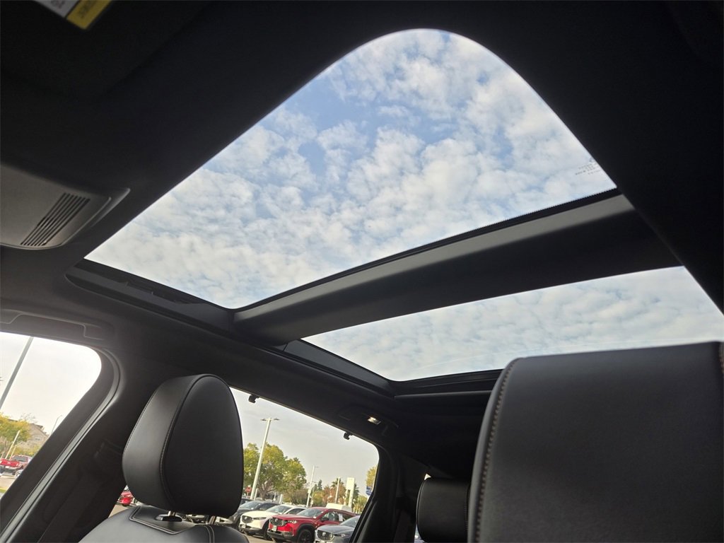 Certified 2025 MAZDA CX-70 Plug-In Hybrid w/ Premium Plus image 21