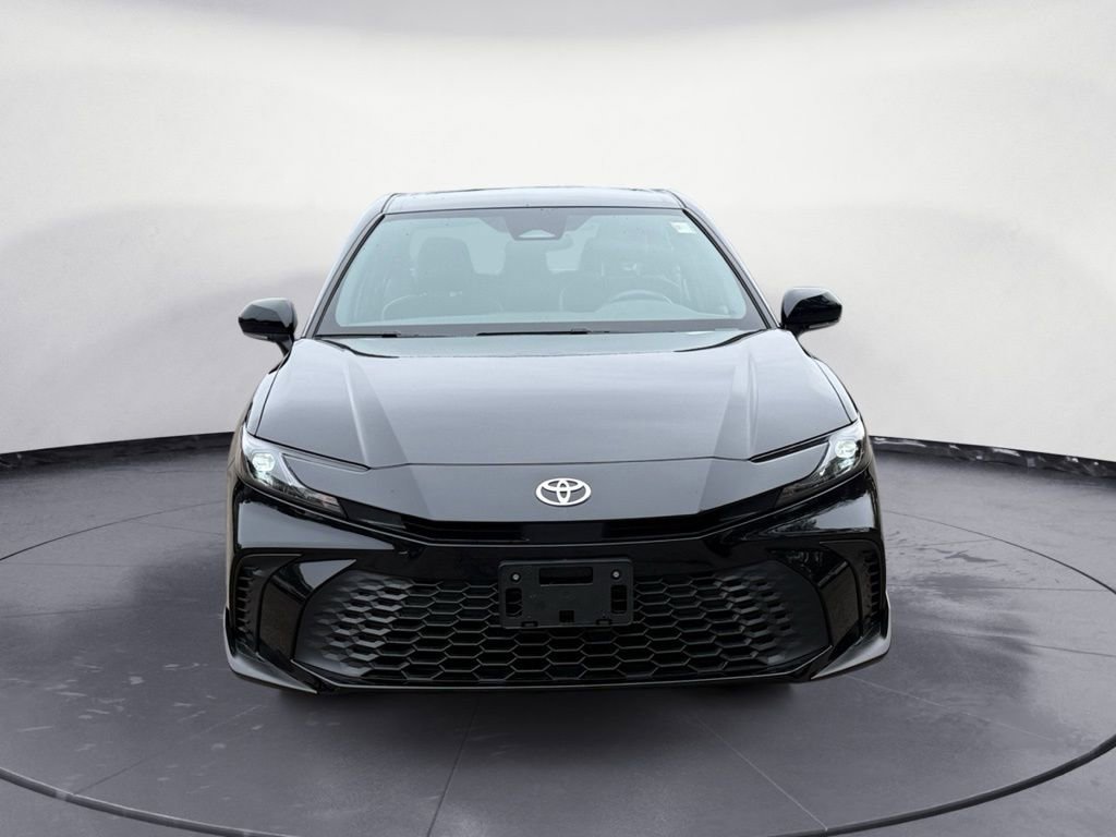 Used 2025 Toyota Camry SE image 8
