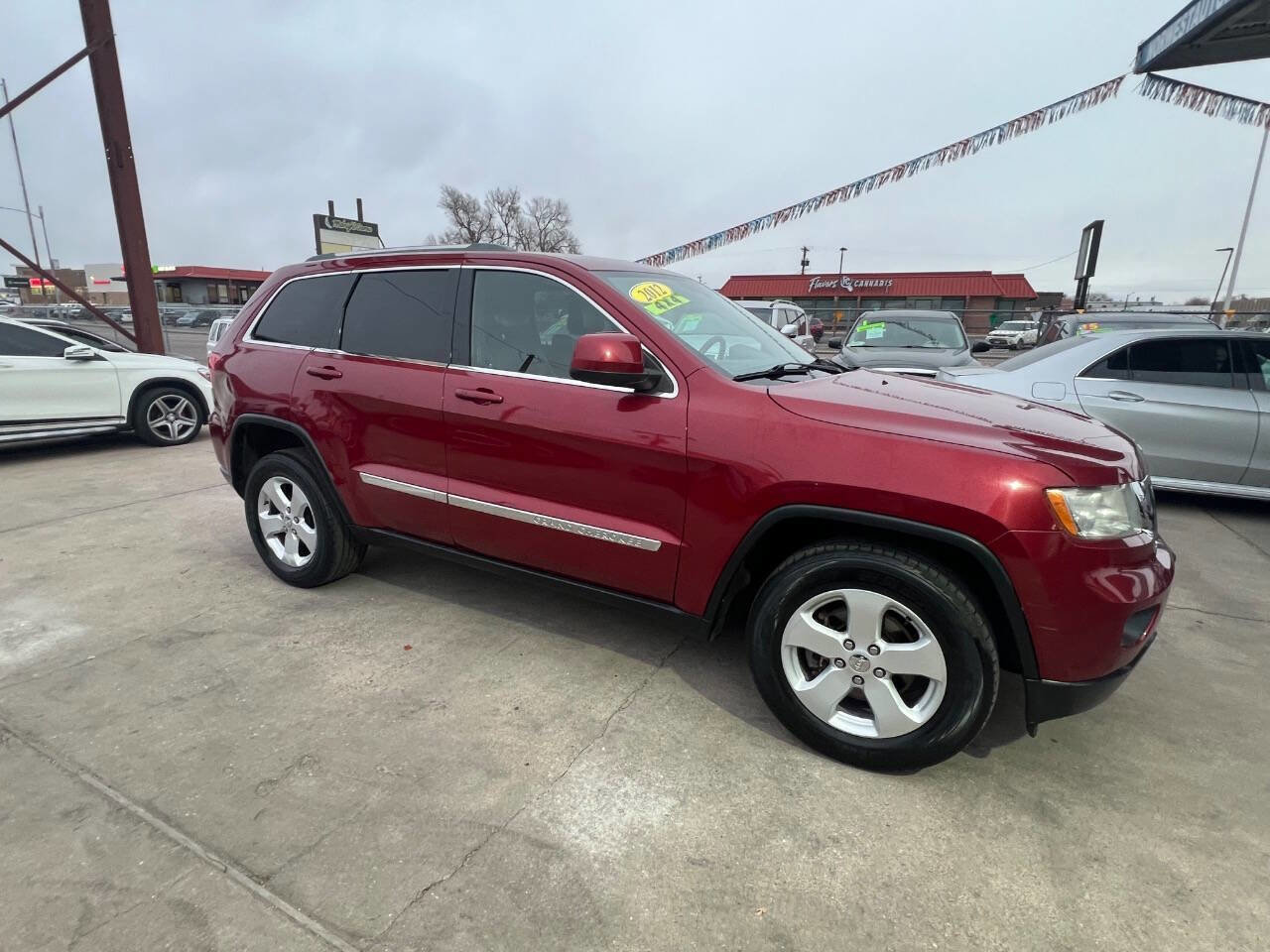 Used 2012 Jeep Grand Cherokee Laredo AWD/4WD image 22