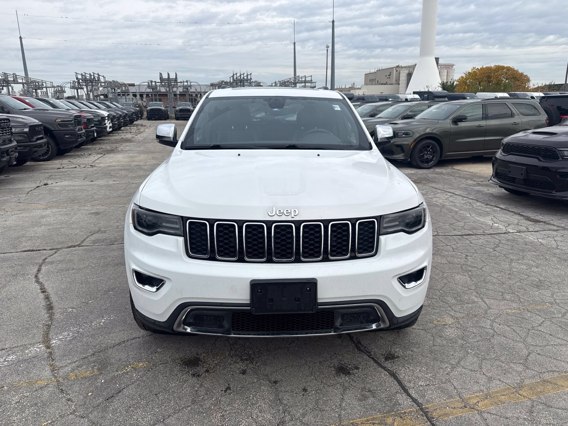 Used 2019 Jeep Grand Cherokee Limited w/ Luxury Group II AWD/4WD image 2
