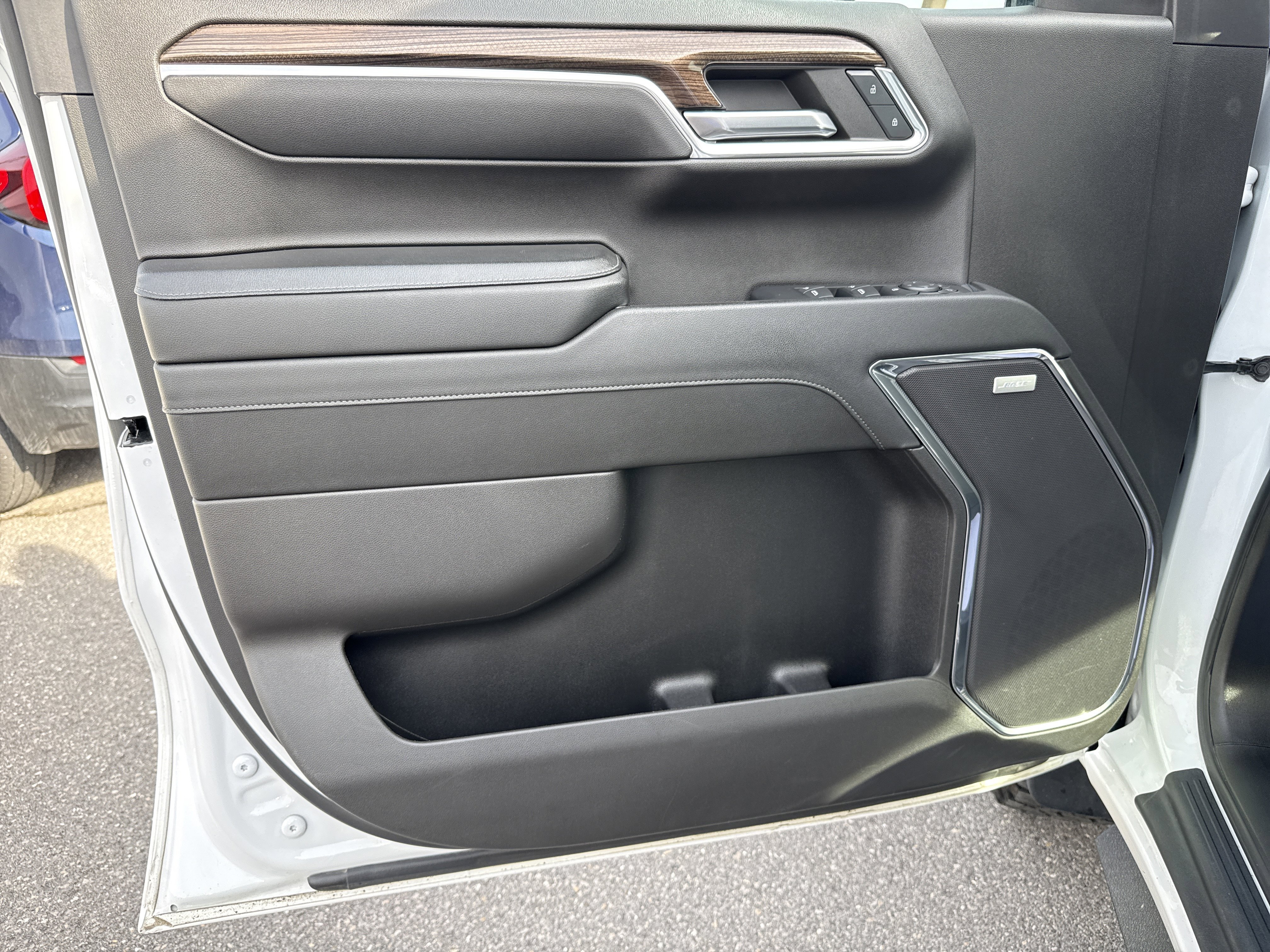 Used 2023 Chevrolet Silverado 1500 LT Trail Boss w/ Convenience Package II image 5