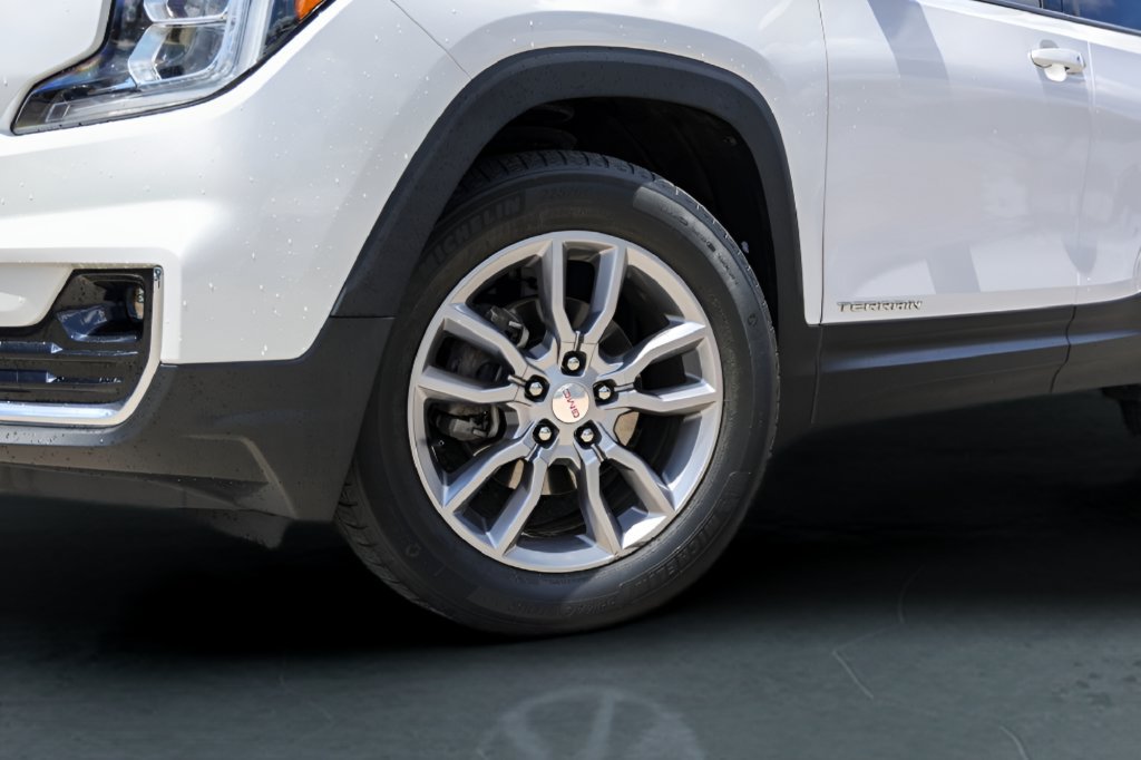 Used 2022 GMC Terrain SLT AWD/4WD image 4