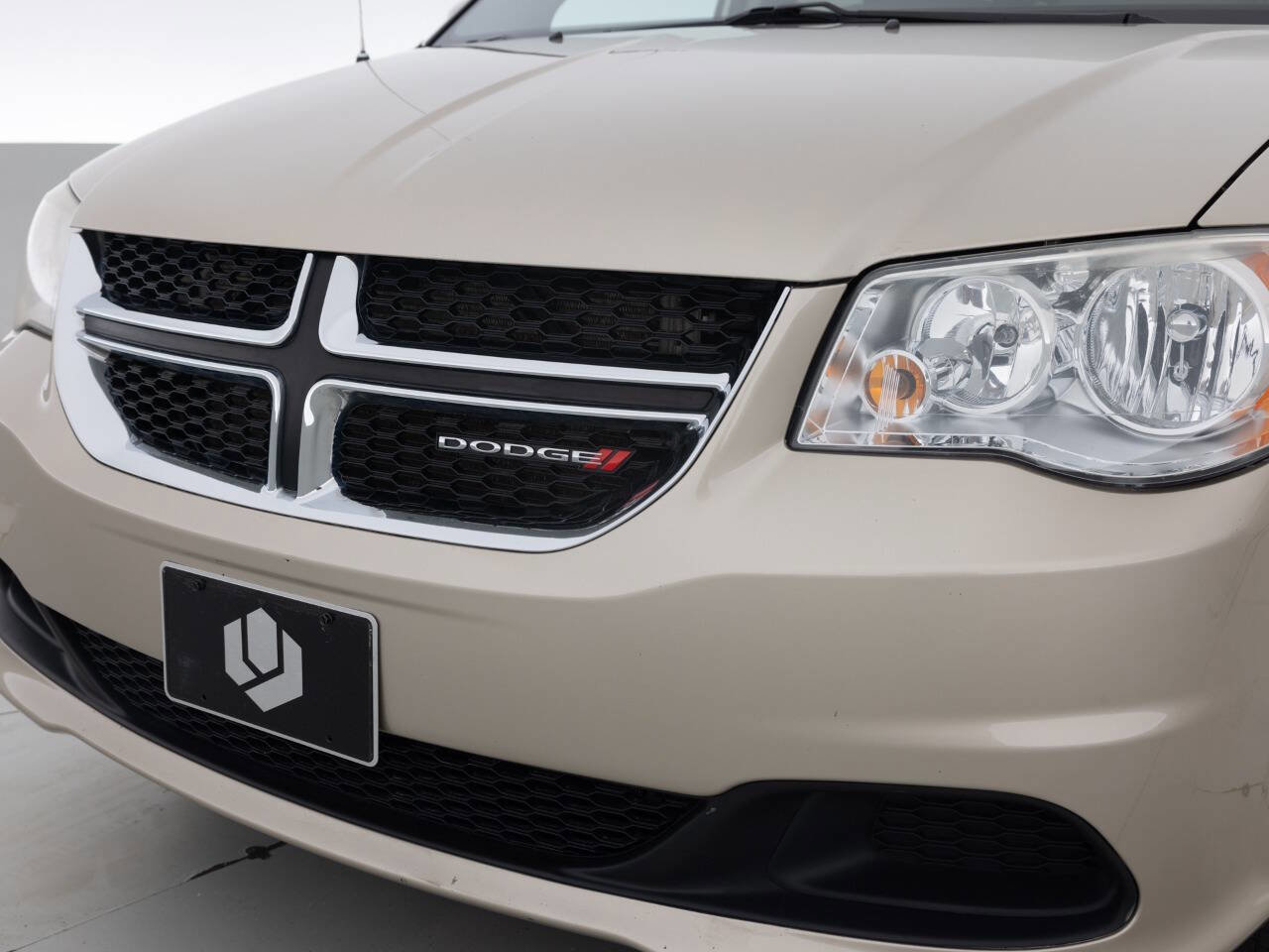 Used 2014 Dodge Grand Caravan SE FWD image 16