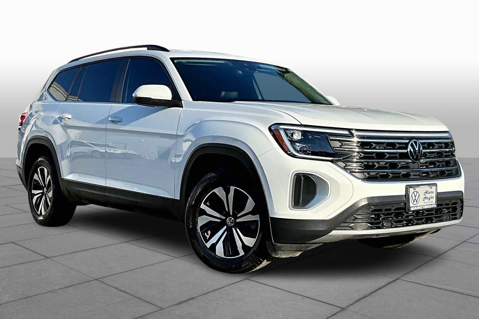 Certified 2024 Volkswagen Atlas SE image 4