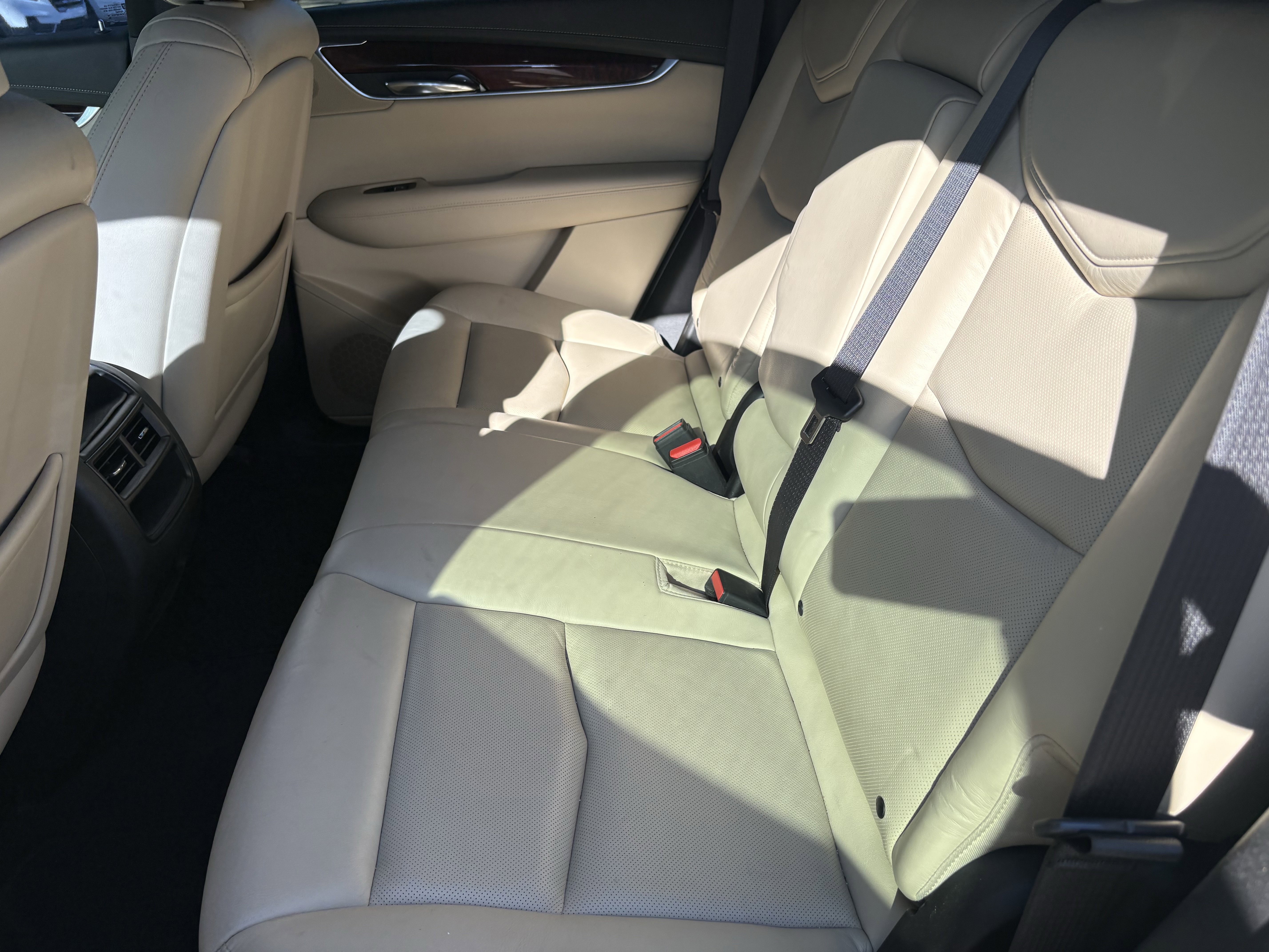 Used 2017 Cadillac XT5 Luxury w/ LPO, Wheel Lock Package image 9