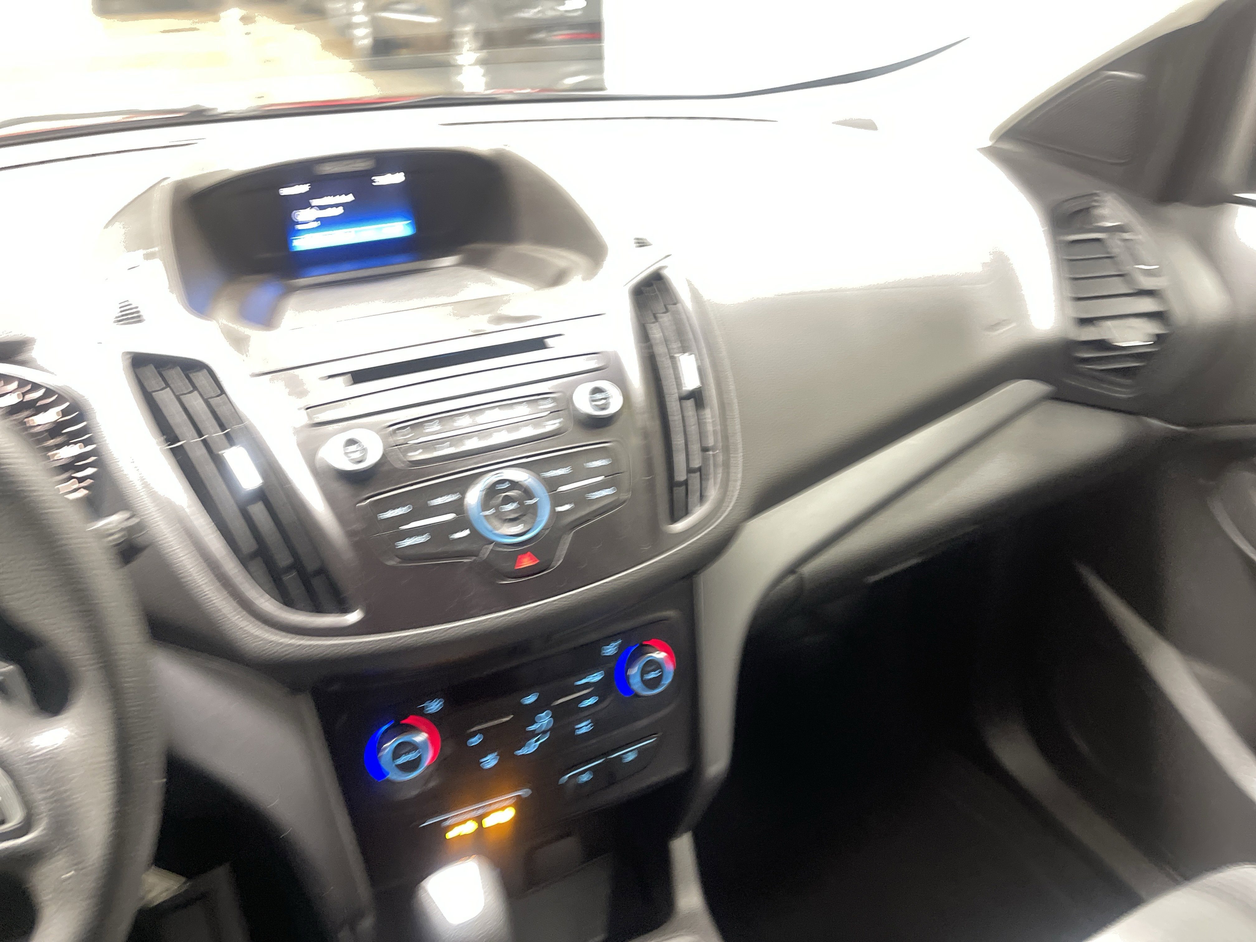 Used 2017 Ford Escape SE image 30