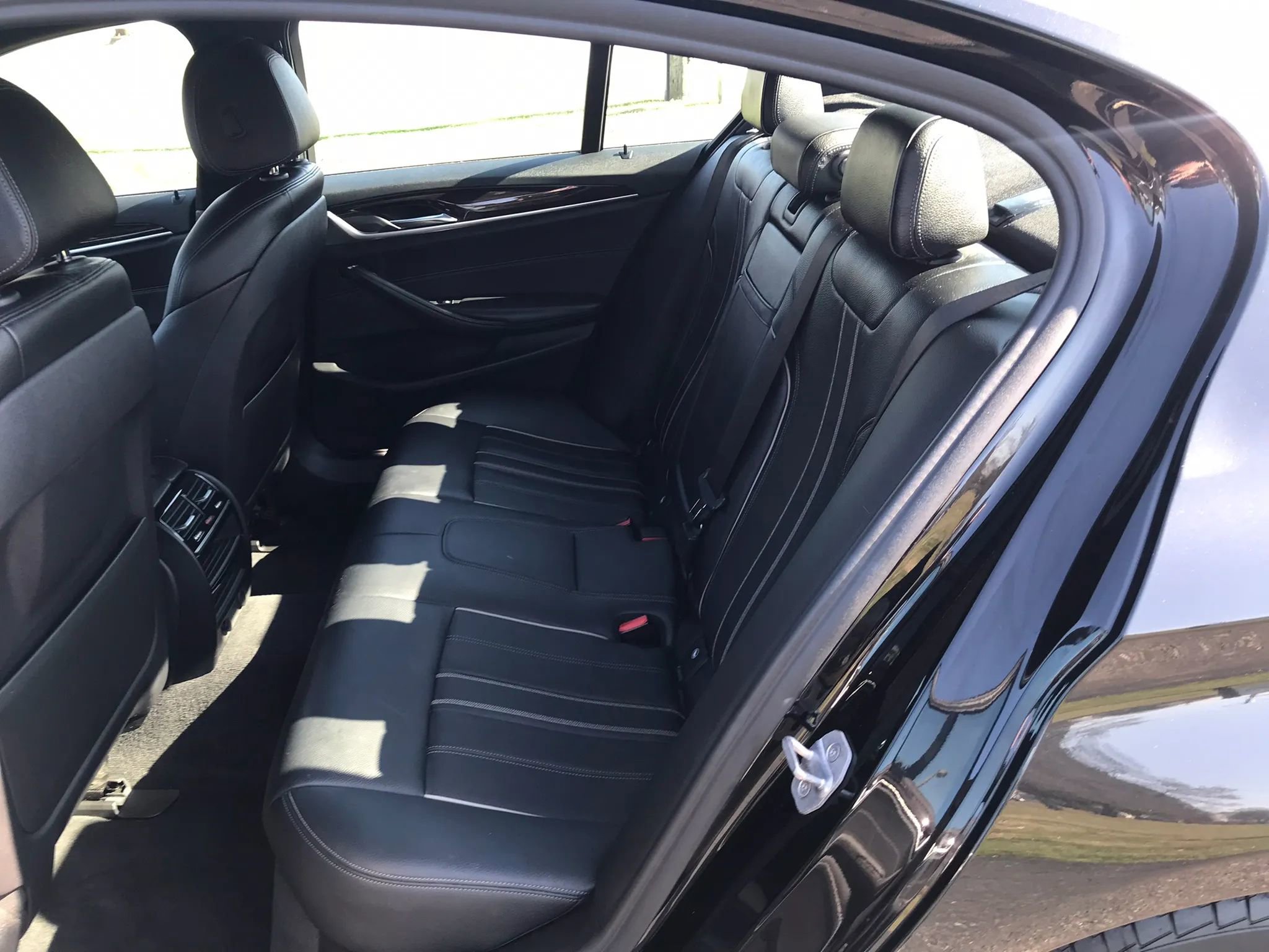 Used 2018 BMW 530e xDrive w/ Premium Package 2 AWD/4WD image 35