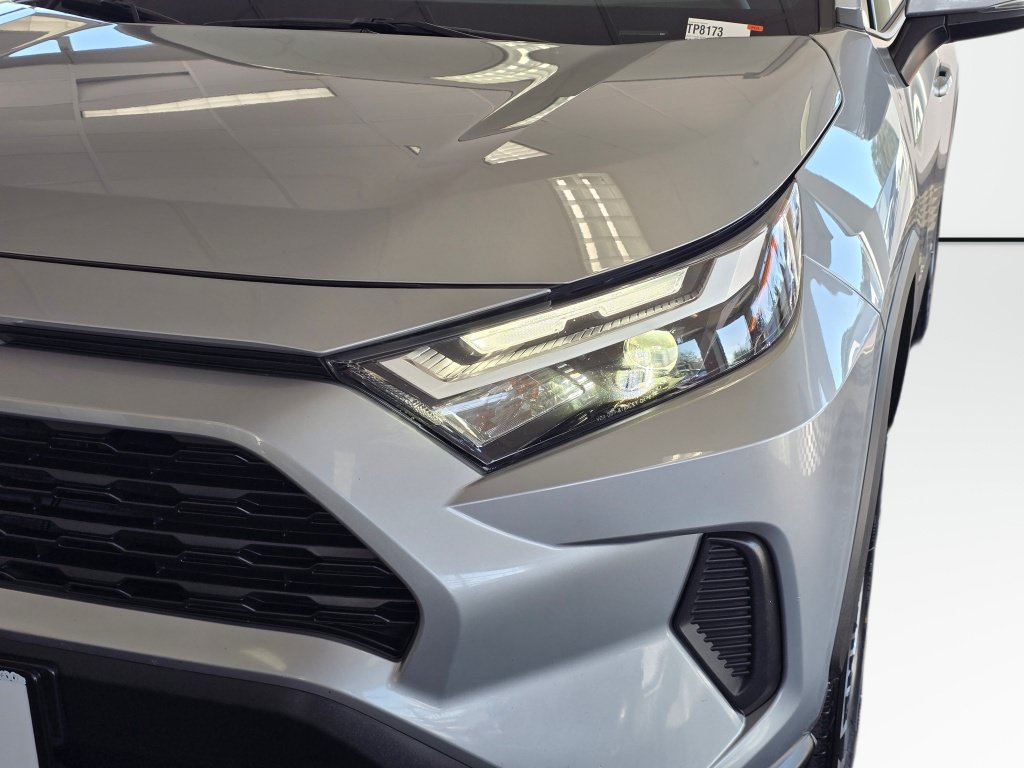 Used 2025 Toyota RAV4 XLE AWD/4WD image 10