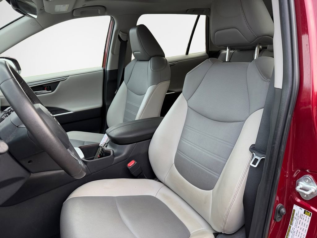 Used 2023 Toyota RAV4 Limited image 12