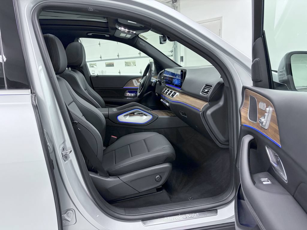 Certified 2025 Mercedes-Benz GLE 350 4MATIC w/ Winter Package image 19