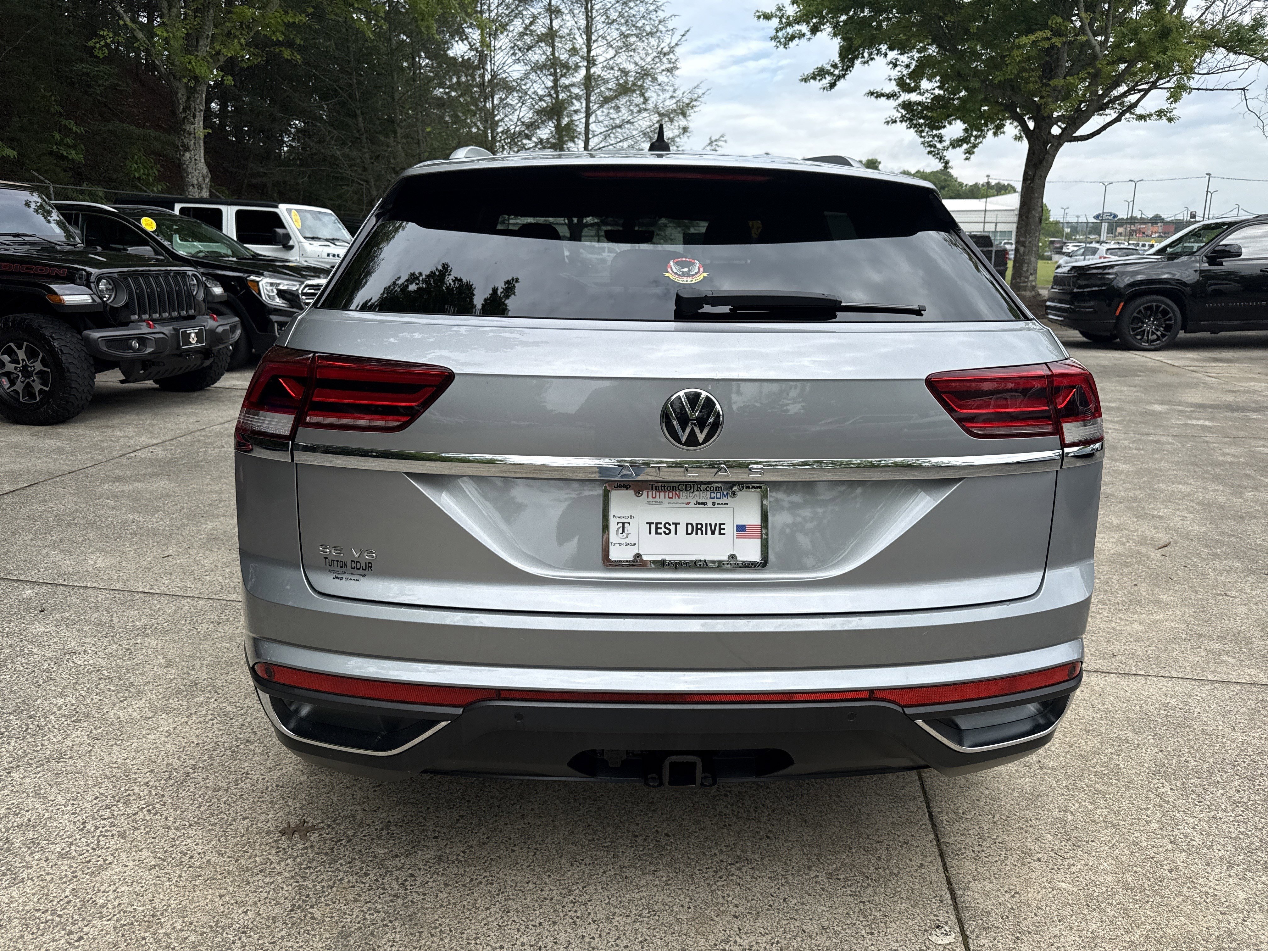 Used 2020 Volkswagen Atlas Cross Sport SE FWD image 6