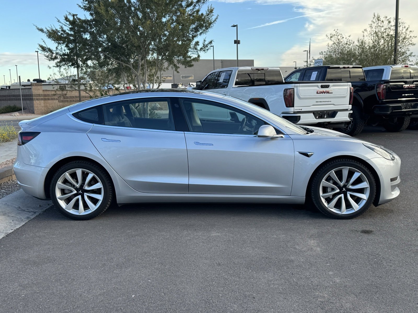 Used 2018 Tesla Model 3 Long Range image 2