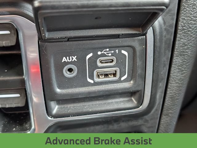 Used 2022 Jeep Wrangler Unlimited Sahara w/ Safety Group AWD/4WD image 34