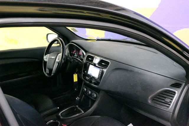 Used 2012 Chrysler 200 Limited FWD image 12