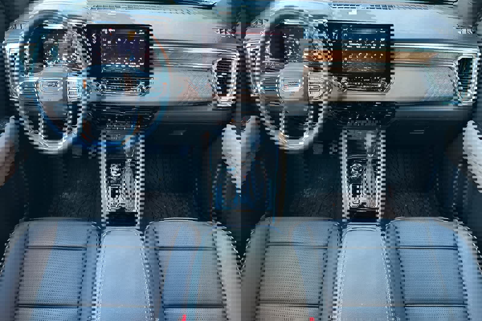 Used 2024 GMC Canyon Denali image 14