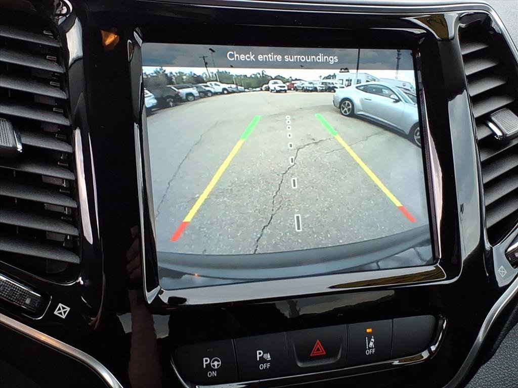 Used 2022 Jeep Cherokee Limited AWD/4WD image 30