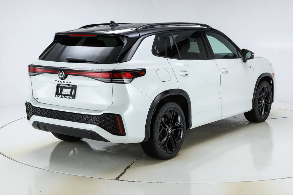 New 2026 Volkswagen Tiguan SE R-Line image 9