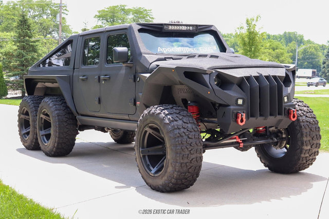 Used 2025 Jeep Gladiator Sport AWD/4WD image 12