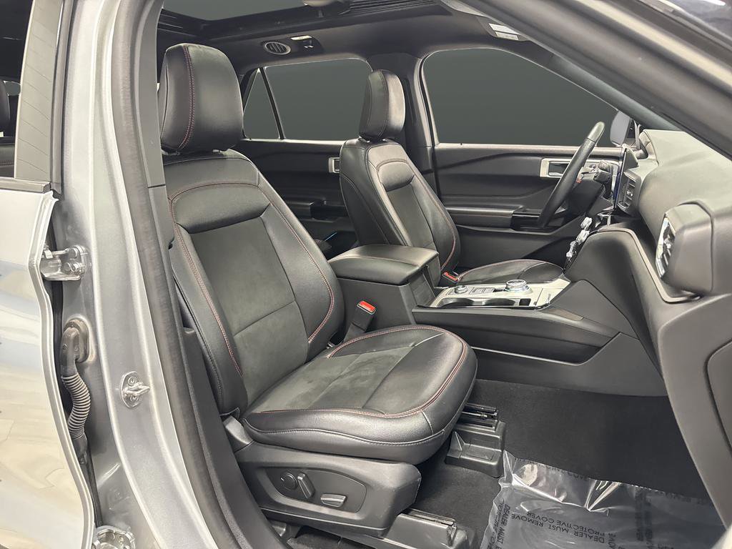 Used 2023 Ford Explorer ST-Line AWD/4WD image 30