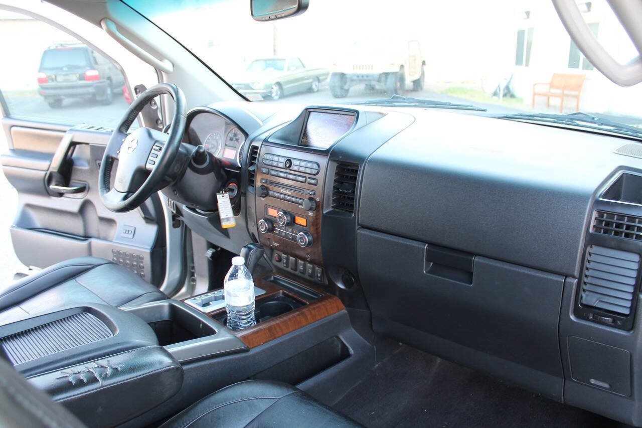 Used 2010 Nissan Titan LE w/ Technology Pkg RWD image 36