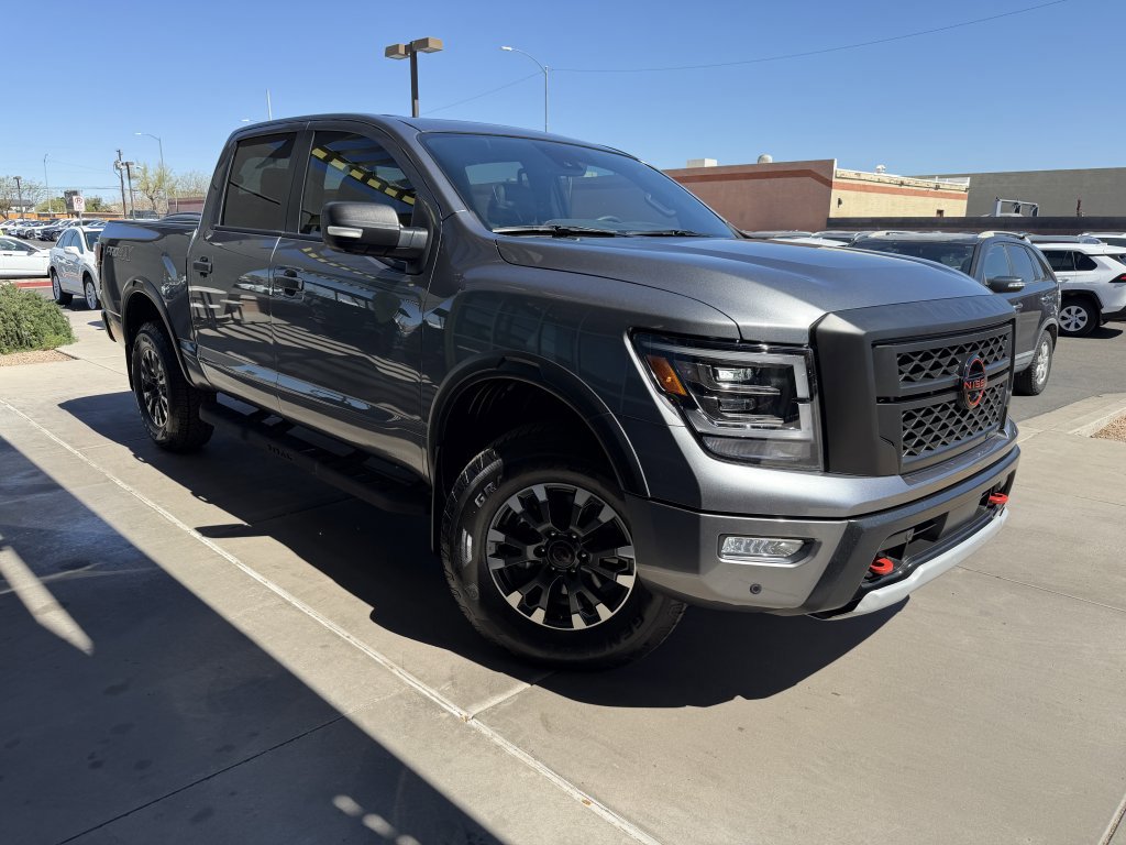 Used 2024 Nissan Titan PRO-4X w/ Pro-4x Convenience Package image 6