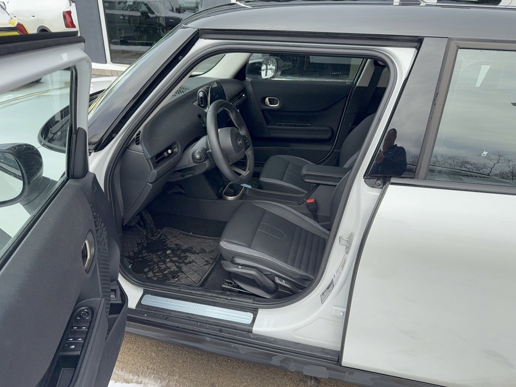 Certified 2025 MINI Cooper S image 5