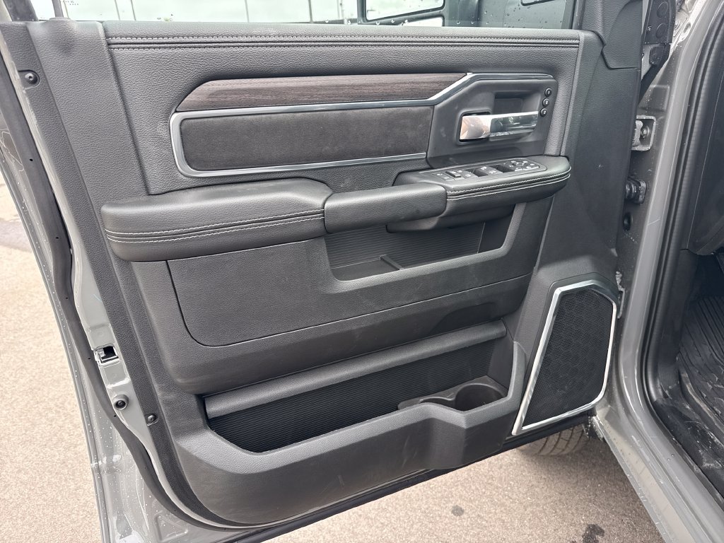 New 2027 RAM 3500 Laramie AWD/4WD image 10