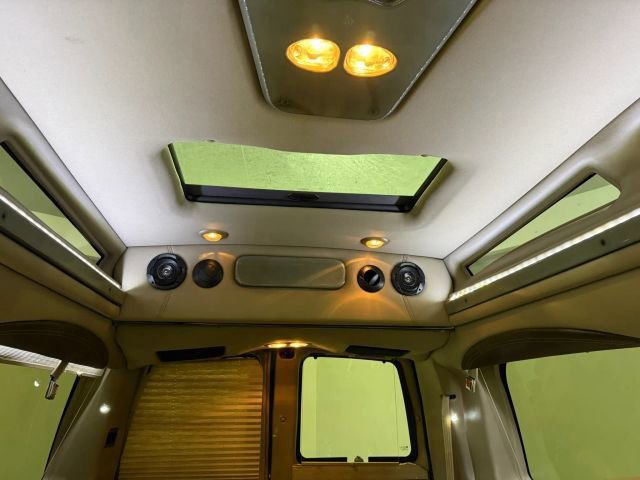 Used 2017 Chevrolet Express 2500 RWD image 29