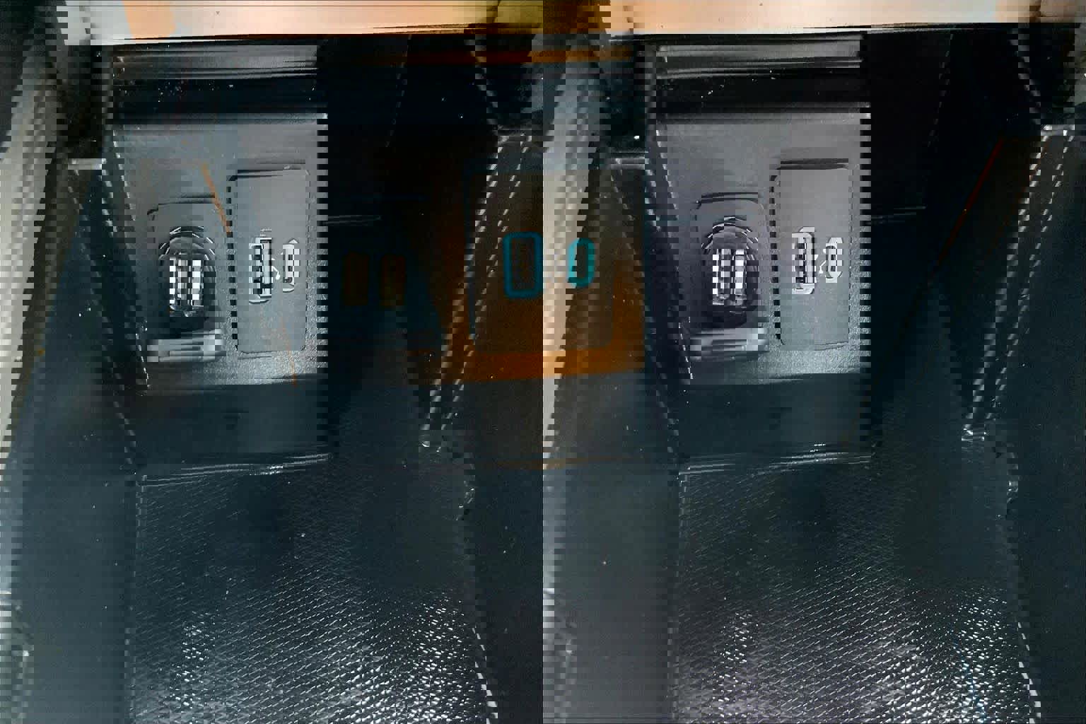 Certified 2020 Ford Explorer ST w/ Premium Technology Package image 35