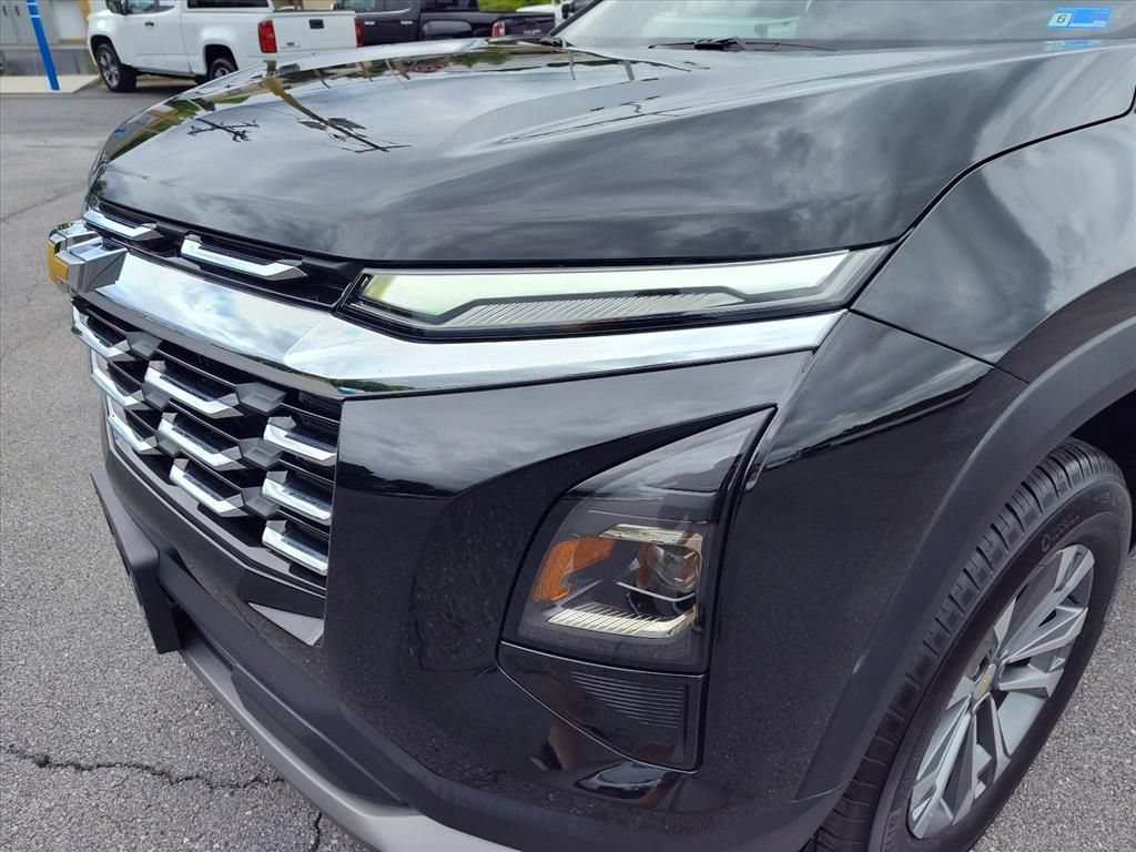 Used 2026 Chevrolet Equinox LT AWD/4WD image 9