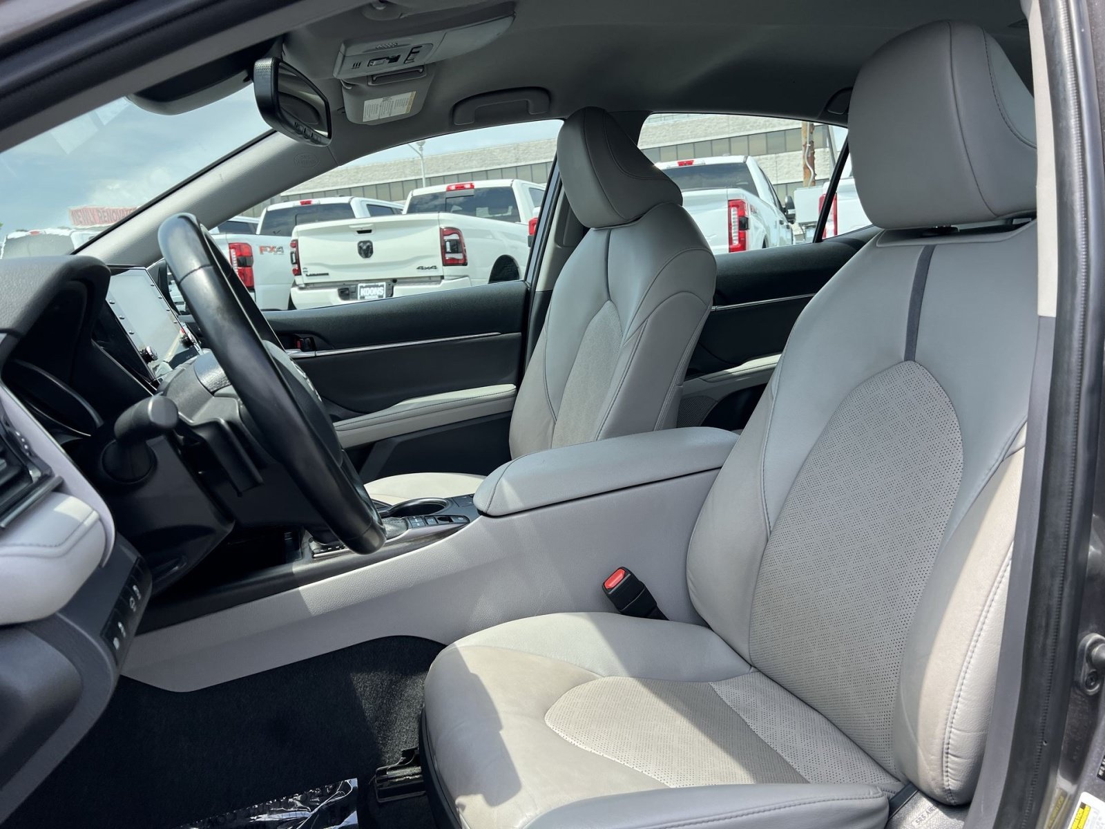 Used 2024 Toyota Camry XSE FWD image 13