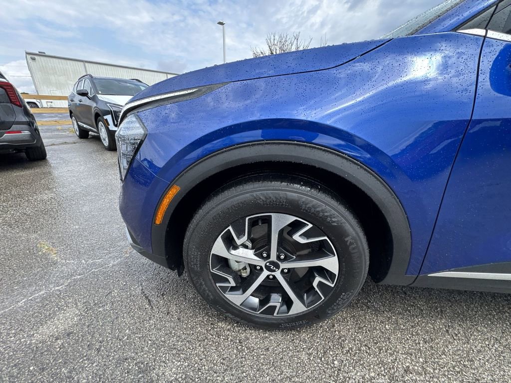 Used 2025 Kia Sportage EX FWD image 10