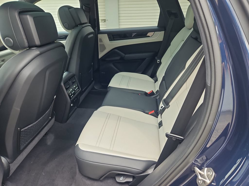 New 2026 Porsche Cayenne AWD/4WD image 25