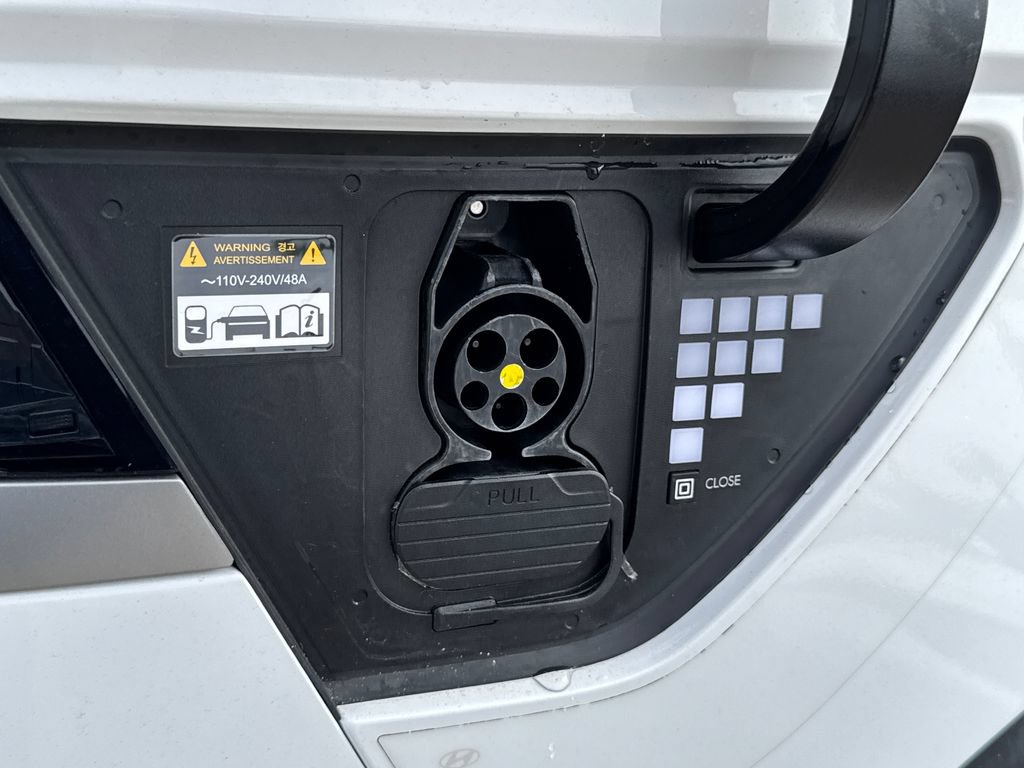 Used 2024 Hyundai Ioniq 5 SE RWD image 8