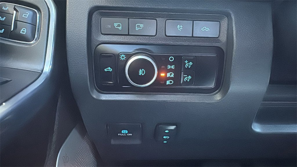 Certified 2024 Ford F350 Platinum w/ Tremor Off-Road Package image 19