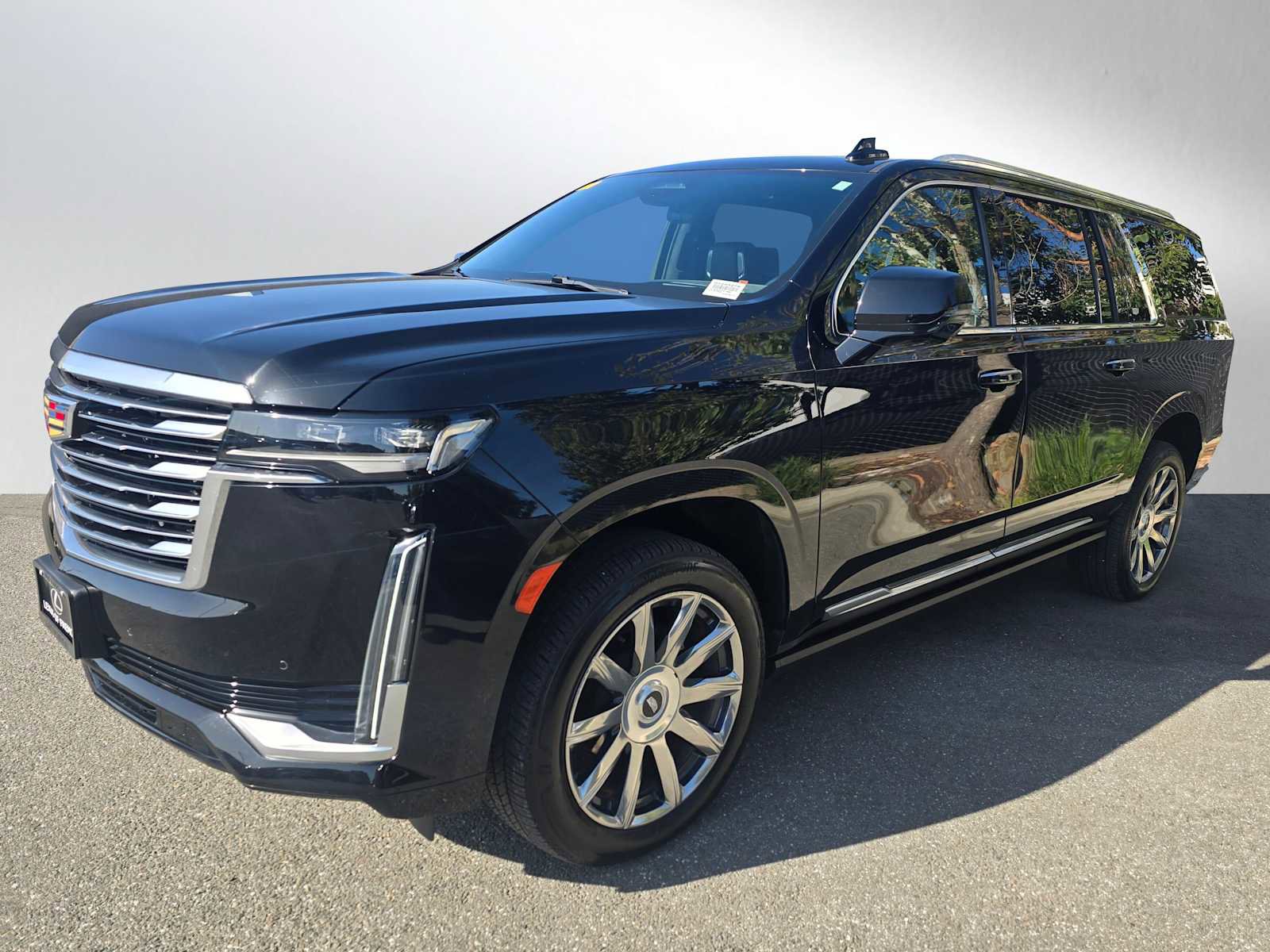 Used 2024 Cadillac Escalade ESV Premium Luxury Platinum image 7