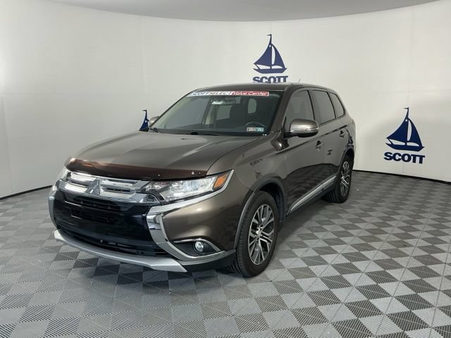 Used 2016 Mitsubishi Outlander SE FWD image 3