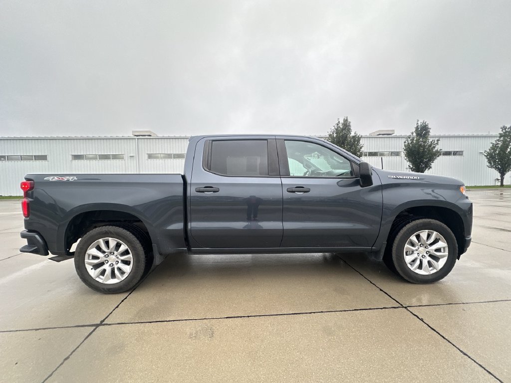 Used 2020 Chevrolet Silverado 1500 Custom w/ Custom Value Package AWD/4WD image 13