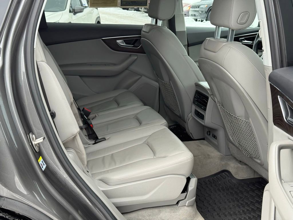 Used 2022 Audi Q7 2.0T Premium w/ Convenience Package image 26