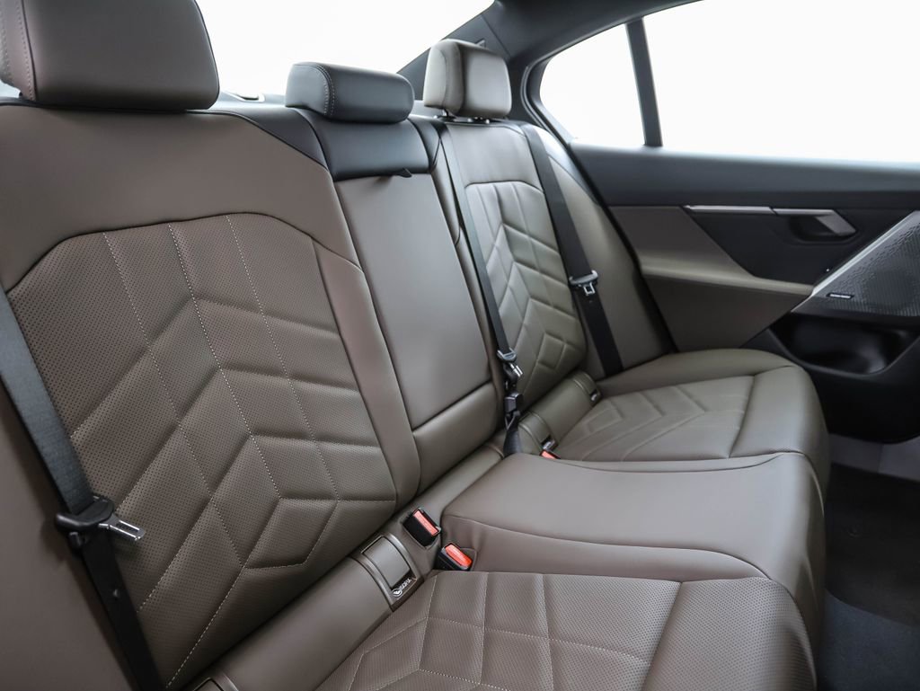 Certified 2025 BMW 530i xDrive w/ Premium Package image 27