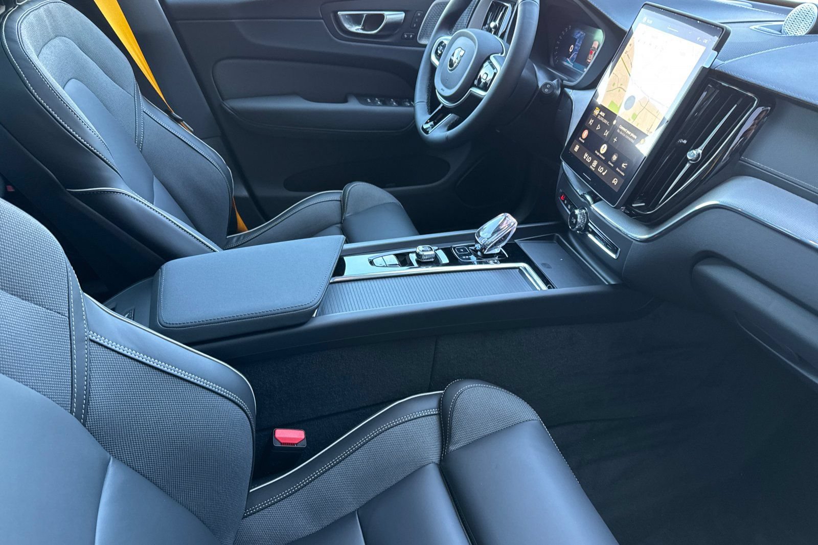 New 2026 Volvo XC60 T8 Polestar AWD/4WD image 17