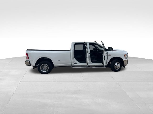 Used 2022 RAM 3500 Tradesman RWD image 11