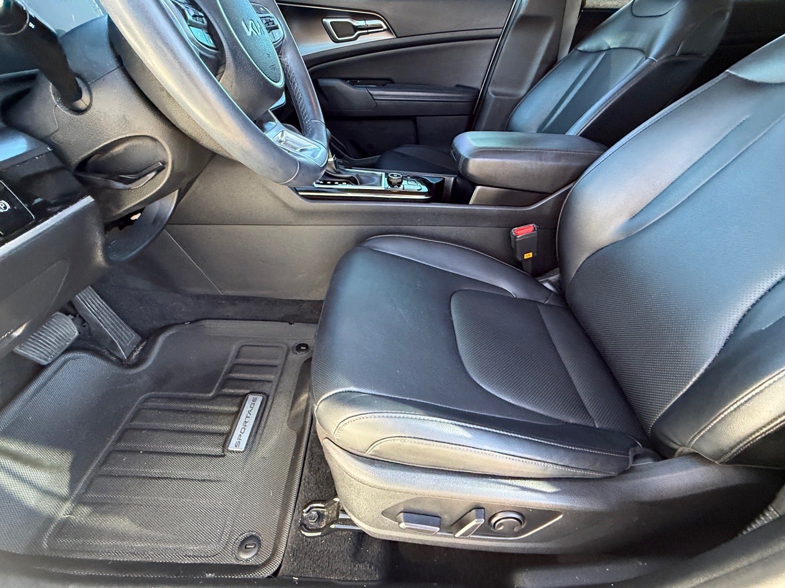 Used 2024 Kia Sportage EX FWD image 12