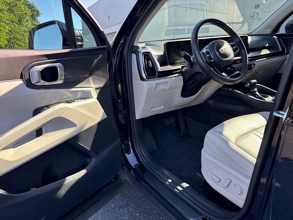 Certified 2024 Kia Sorento S w/ Panoramic Sunroof Package FWD image 14