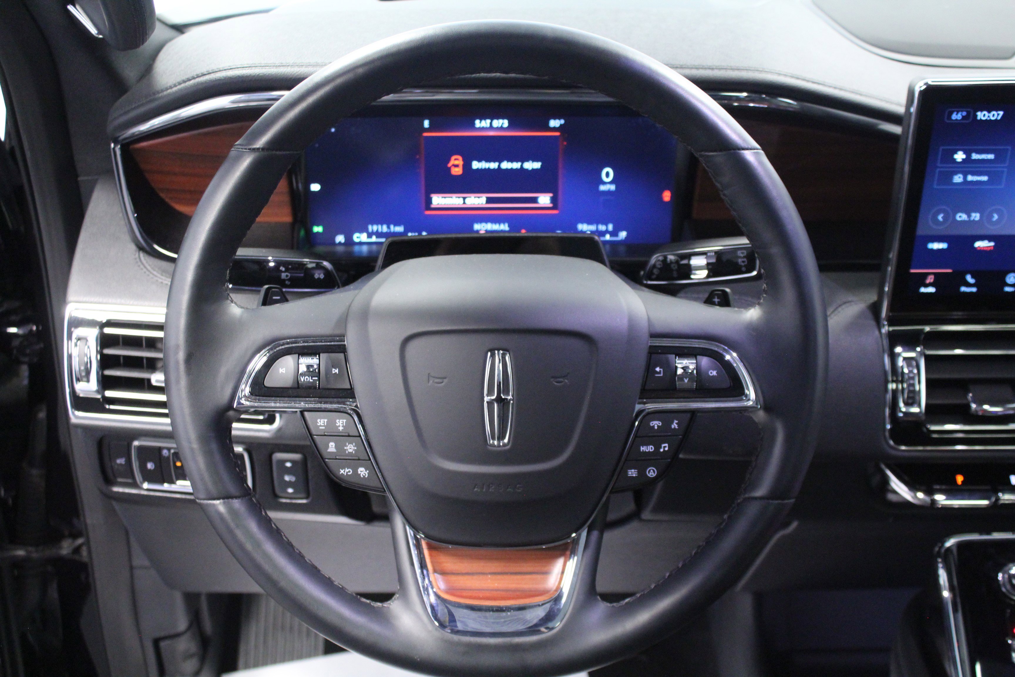 Used 2024 Lincoln Navigator Reserve image 18