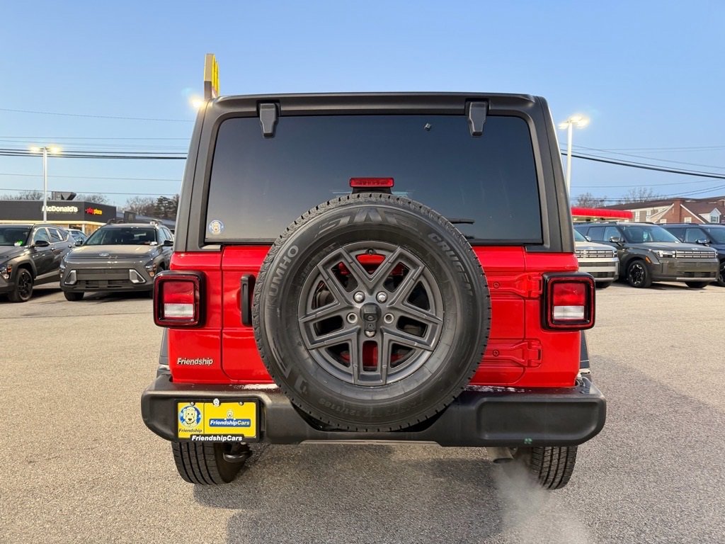 Used 2024 Jeep Wrangler Sport S image 11