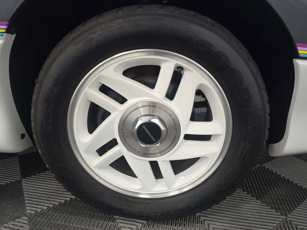 Used 1993 Chevrolet Camaro Z28 image 12