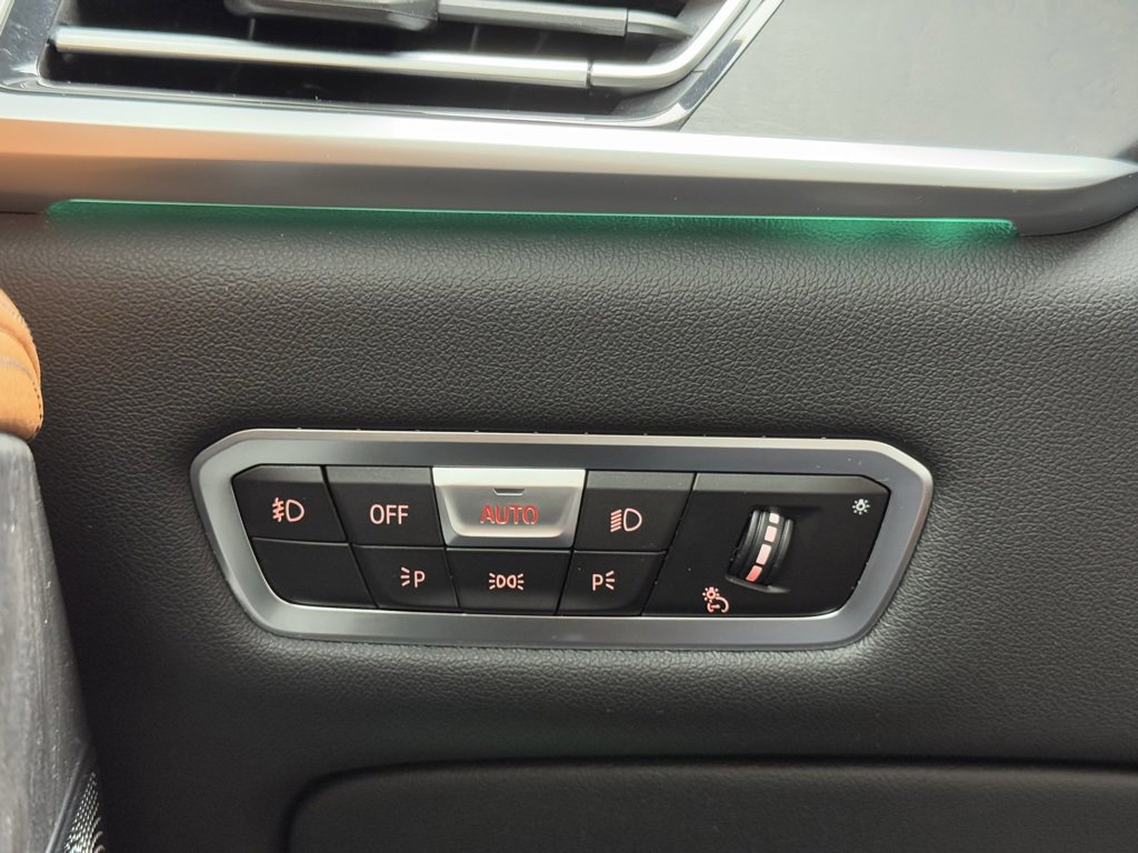 Used 2021 BMW X7 M50i image 10