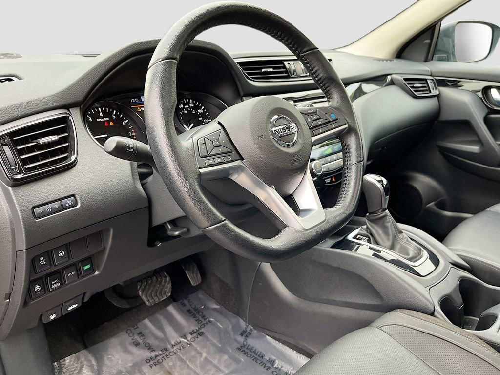 Used 2022 Nissan Rogue Sport SL w/ Premium Package image 9