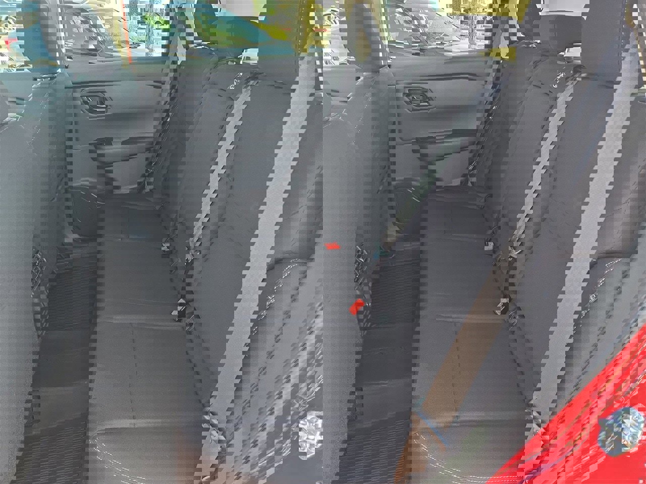 Used 2025 Nissan Rogue S image 13